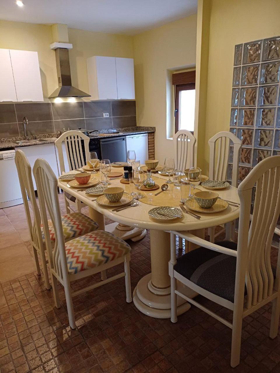Kitsch Apartment Rasquera Екстериор снимка